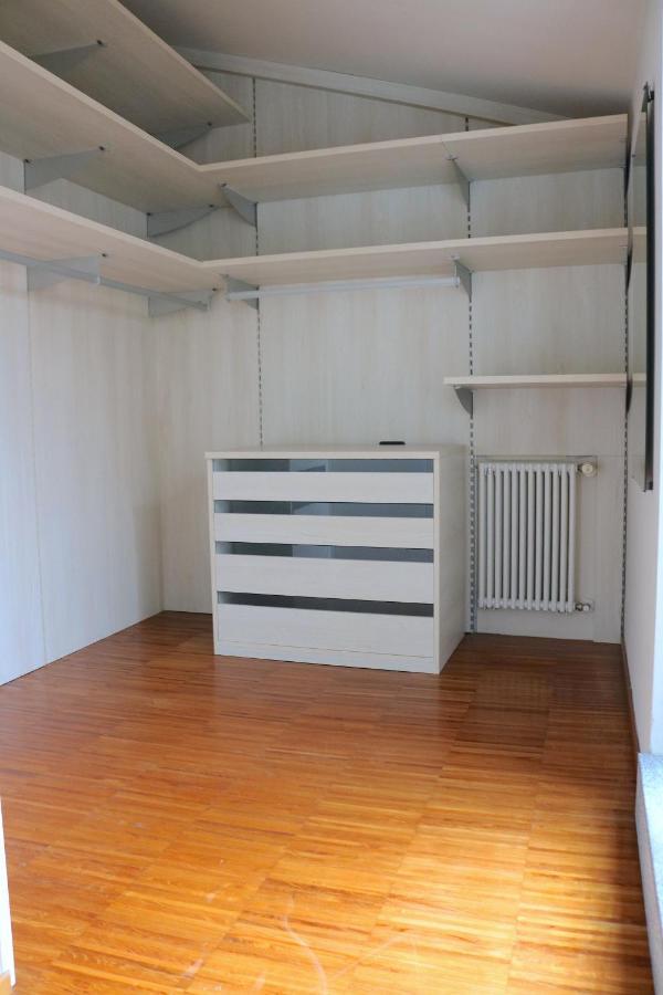 Navigli Design Apartment With Balcony Milan Bagian luar foto